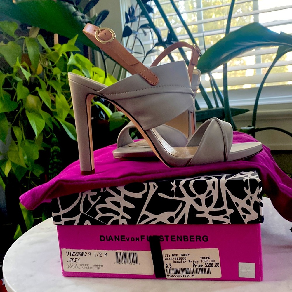 Diane von Furstenberg dove grey leather heeled sandal